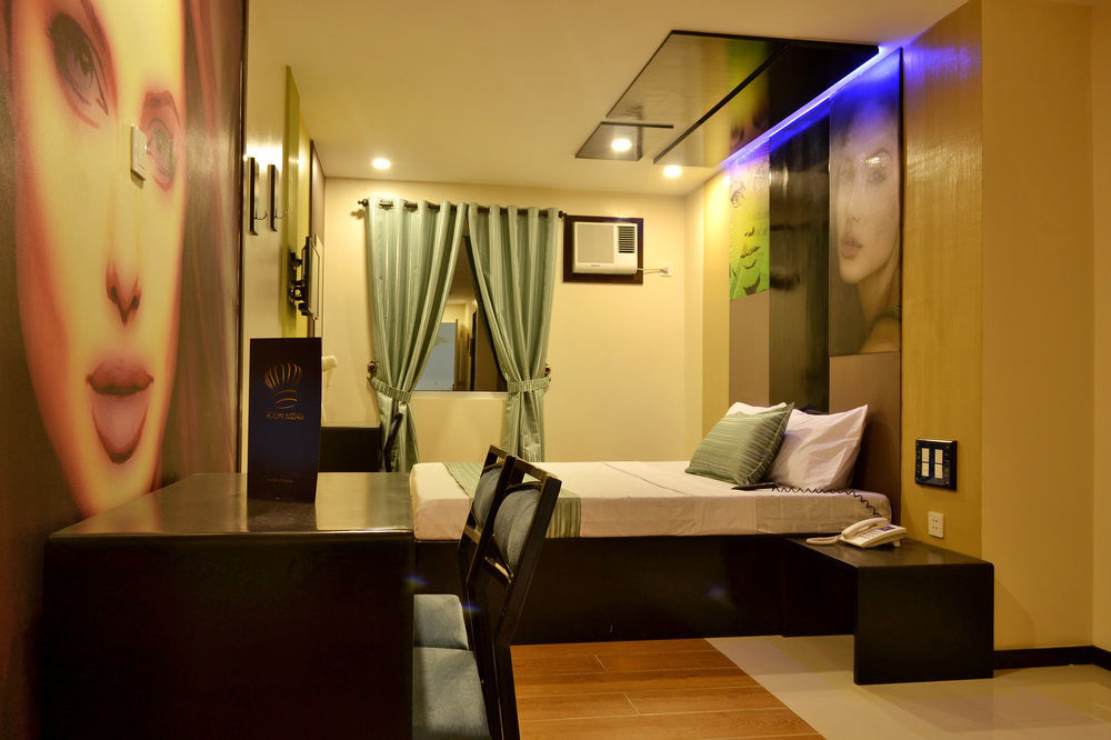 Icon Hotel Manila Exterior foto
