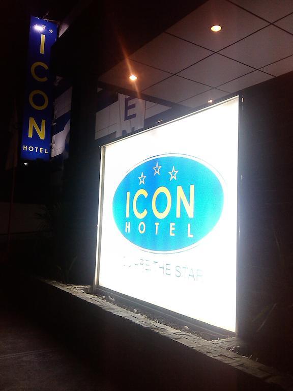 Icon Hotel Manila Exterior foto